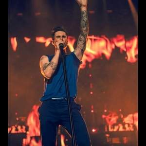 adam levine tour uk