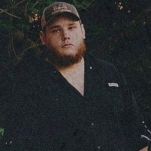 Luke Combs tour tickets