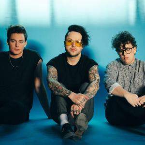 Lovelytheband tour tickets